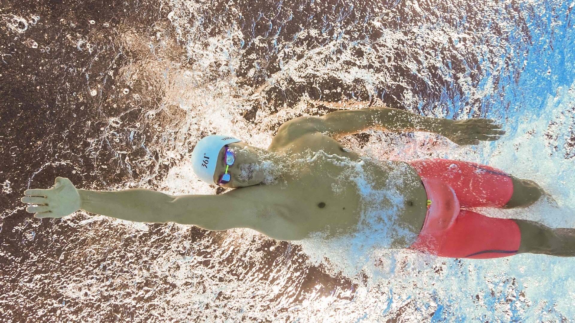 气动尾翼：提升高速稳定性的关键，气动尾座用多大的气缸